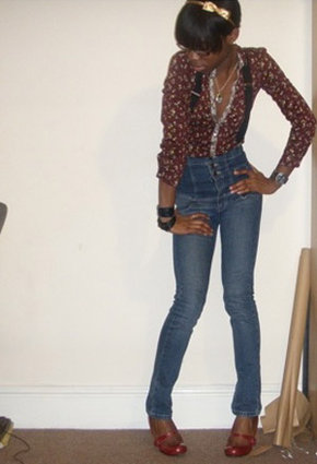 Topshop highwaist skinny jeans with Mango flowery shirt and Mary Janes