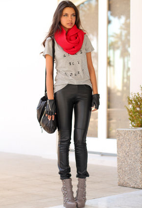 Bcbg  Hose, StyleMint  T Shirts and J Crew  Scarves / Echarpes